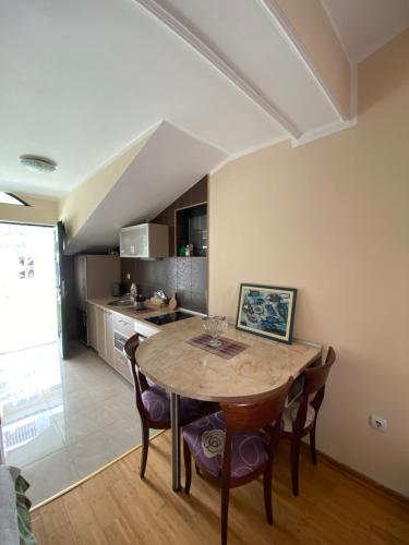 Apartmani Vlaovi?