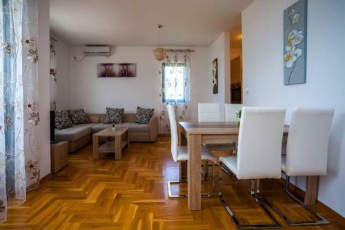 Apartment Radovic