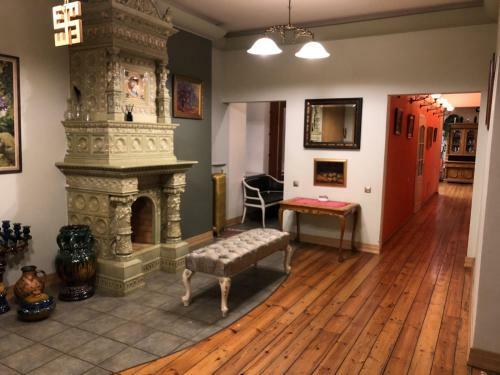 Classical Large Apartment On Alberta Street