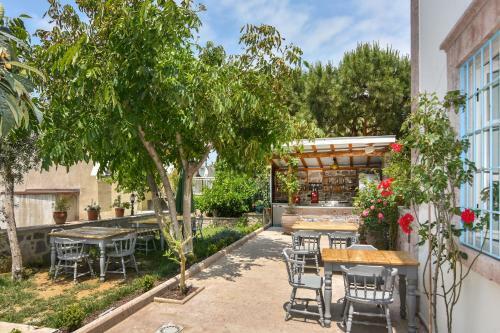 Hostal Lunaria Guest House