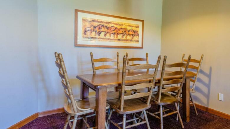 Nancy Greene's Cahilty Lodge - Hotel Room