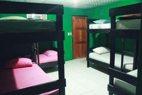 Albergue Twin Fin Plaza