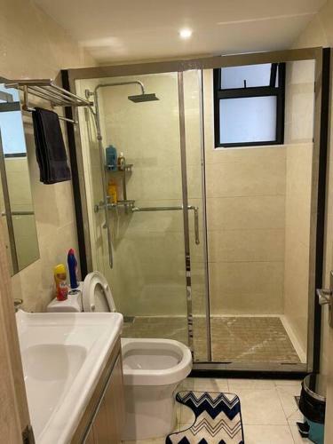 Apartamento Stylish Luxe Apt Steps From Junction Mall