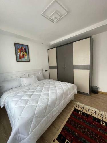 Apartamento Stylish Luxe Apt Steps From Junction Mall
