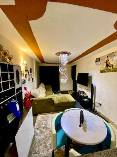 Stay.plus Kings & Queen's Apartment