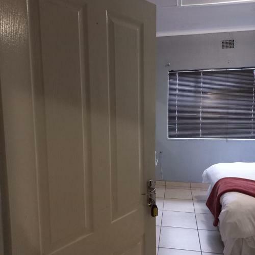Hostal Emangweni Guest Lodge
