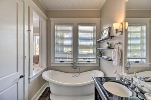 Centrally Located Tucson Apartment With Decks!