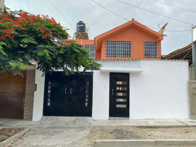 Hostal Casa Hospedaje Hoskins Talara