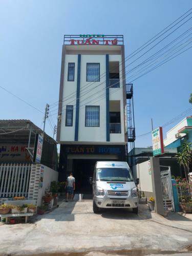 Hotel Kh�ch S?n Tu?n T�