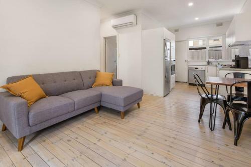 Stay Here On Pier, 2 Bdrm, Sleeps 4, Beach, Wifi