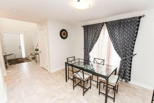 Fallsview Family Home