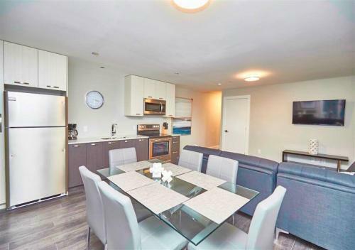 Luxury Boutique Two Bedroom Condo 3b