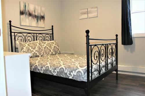 Walk To Attractions Two Bedroom Luxury Condo 1b