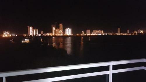 Beatiful Condo By The Marina