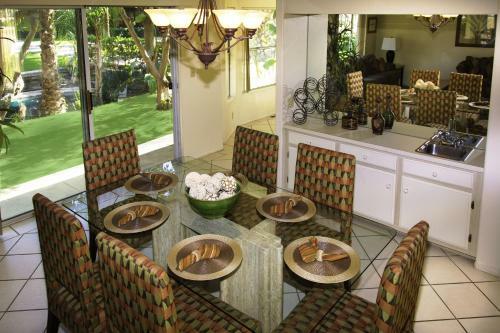 Hotel Emerald Desert Rv Resort