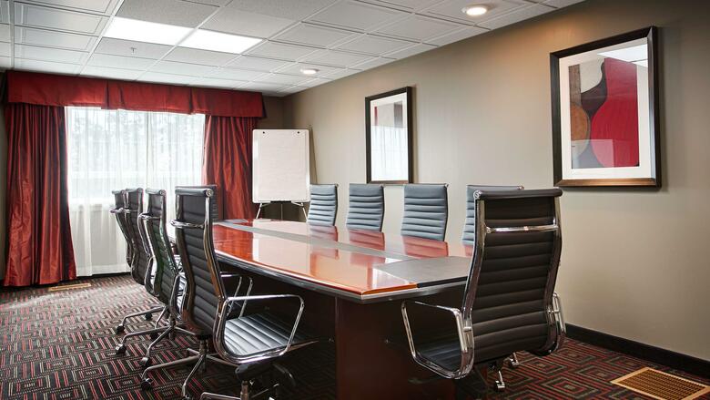 Best Western Plus Peace River Hotel & Suites