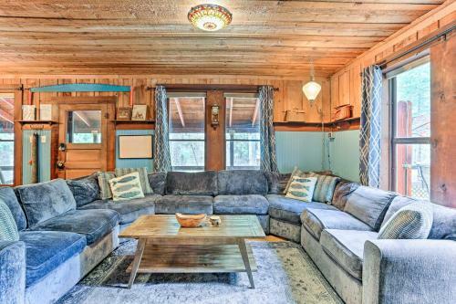 Rustic Oakhurst Cabin About 8 Mi To Yosemite Np!