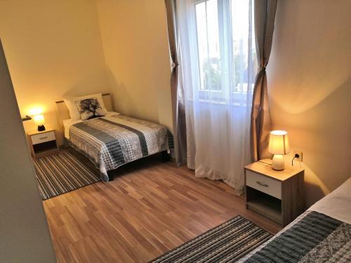 Cypress Tree Holiday Home - Sabunike Nin