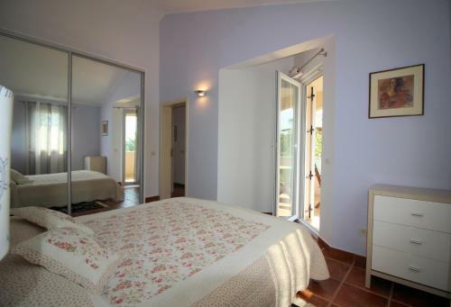 Holiday House Green Marea