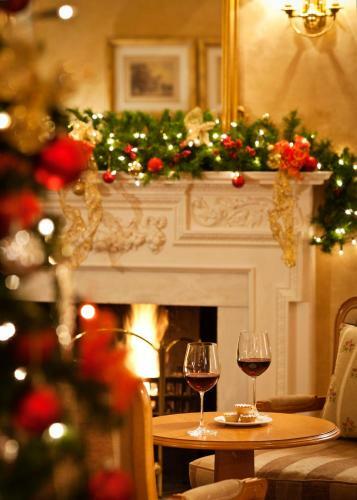 Rowton Hall Hotel And Spa