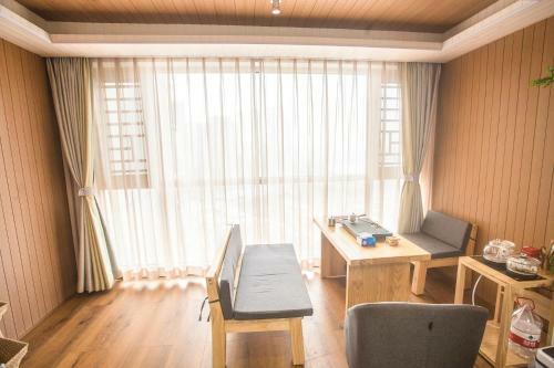 Locals Apartment Place 28