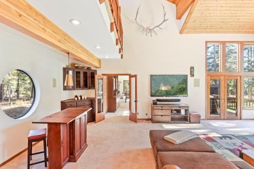 Sugar Bear Lodge Estate