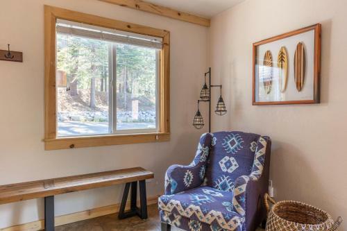 10th Ave - Sweet Pine