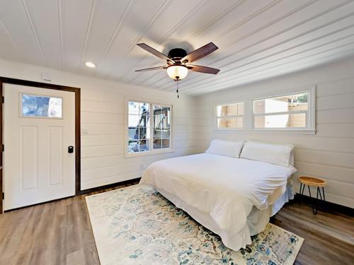 Manzanita Holiday