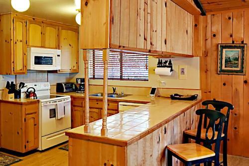 Cozy Tahoe Donner Retreat