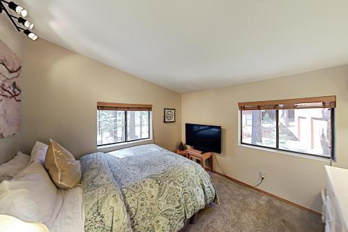 Cozy Tahoe Donner Retreat