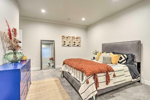 Modern Brighton Escape With Patio And Fire Pit!