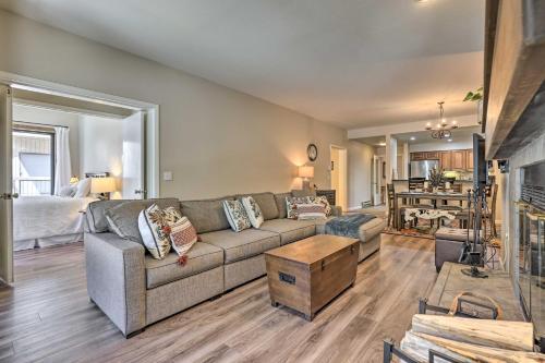 Apartamento Bright Avon Condo With Multiple Balcony Views!