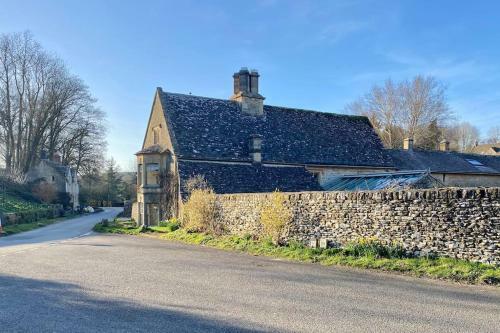 Charming 2 Bedroom Cottage In Compton Abdale, Cheltenham