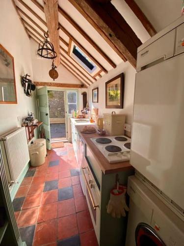 Charming 2 Bedroom Cottage In Compton Abdale, Cheltenham