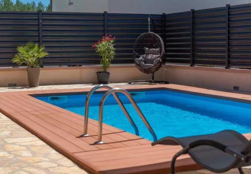 Apartments Iva- With Pool