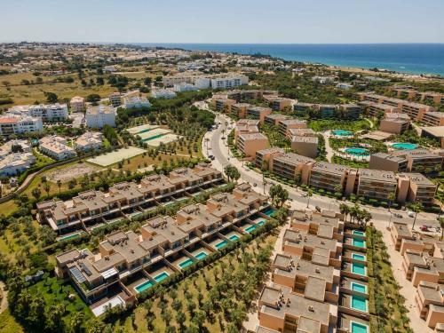 Salgados 2-bedroom Luxury Apartment