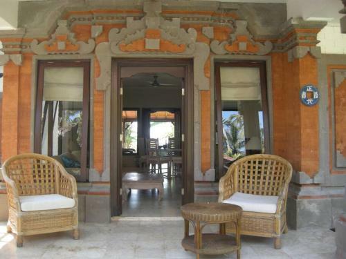 Villa Jasri Point - Beachfront Villa Close To Surf