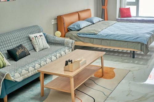 Locals Apartment House 06