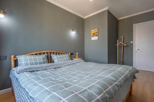 Locals Apartment House 50