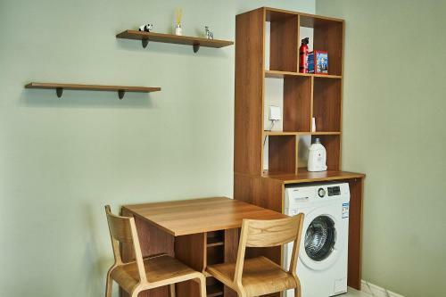 Locals Apartment House 11