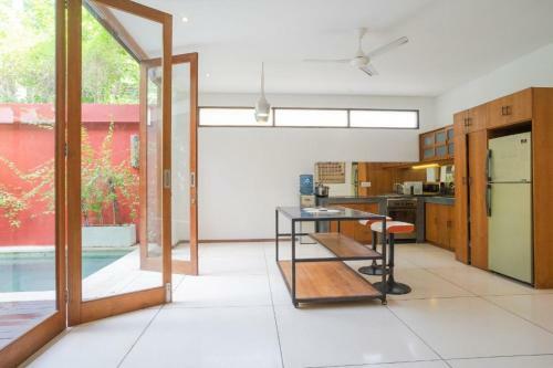 Ely's Villa