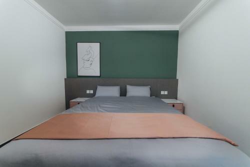Locals Apartment Inn 02