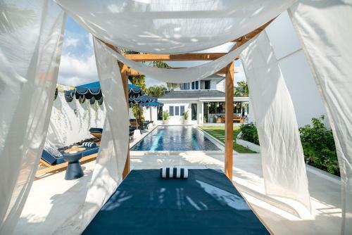 Villa Pintu Biru
