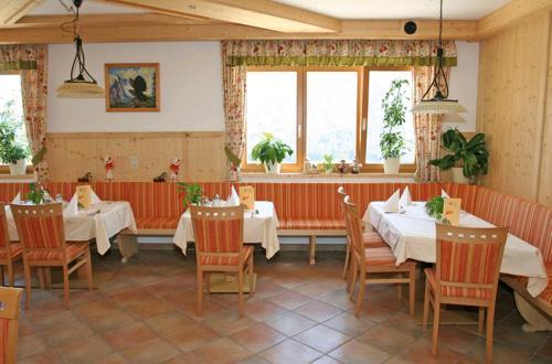 Hostal Alpenhof Strenge