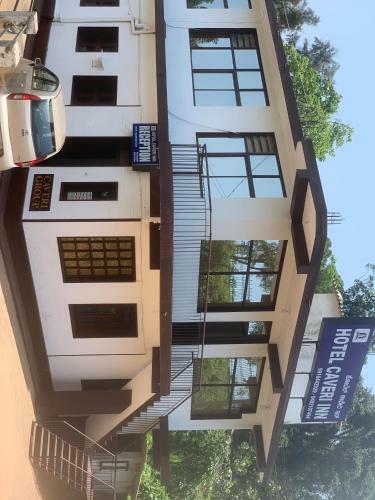 Hotel Caveri Inn