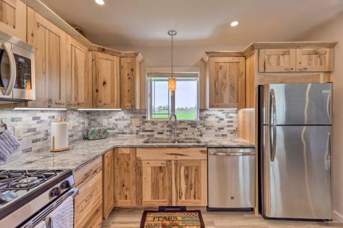 Picturesque Palisade Home Mt Garfield Views!