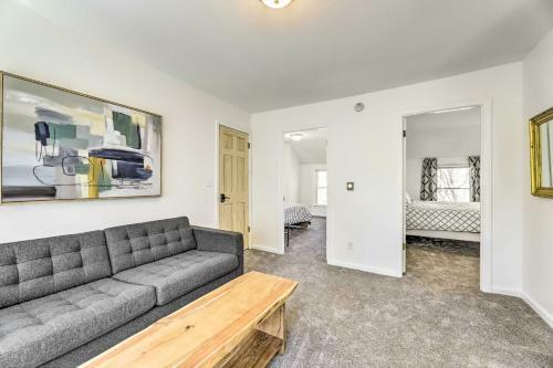 Pet-friendly Mystic Apartment Walk Downtown!