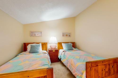 Sea Colony --- 910 Island House Ph#10