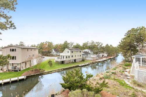 Salt Pond - 420 Canal Way East