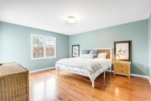 Salt Pond - 420 Canal Way East